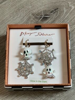 Betsey Johnson White & Silver Ghost and Spiderweb Drop Earrings